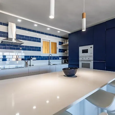 Апартаменты Vistas Azules -- Remodeled, Large Terrace, Spectacular Ocean Views And Level Access Торремолинос