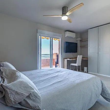Vistas Azules -- Remodeled, Large Terrace, Spectacular Ocean Views And Level Access Apartment